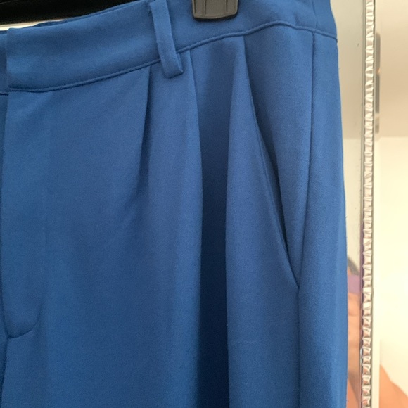 Happily female pants in royal blue, size 10 two pockets pleated-front - Picture 4 of 5